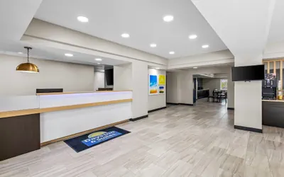 Photo 5 - Days Inn & Suites by Wyndham Union City
