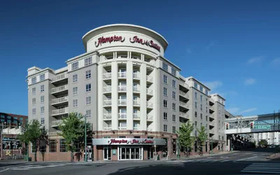 Photo 2 - Hampton Inn & Suites Memphis-Beale Street