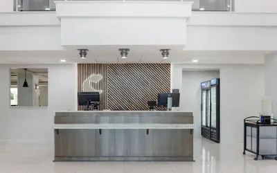 Photo 5 - Comfort Inn & Suites New Orleans Airport North