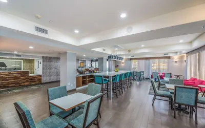 Photo 5 - Hampton Inn Oakland-Hayward