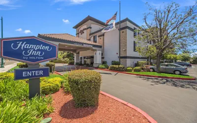 Photo 2 - Hampton Inn Oakland-Hayward
