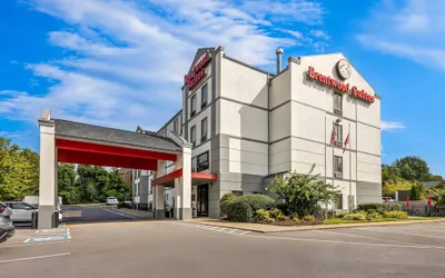 Photo 2 - Brentwood Suites Nashville, an Ascend Collection Hotel