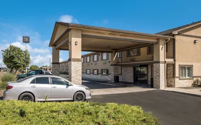 Photo 2 - Red Lion Inn & Suites Ontario