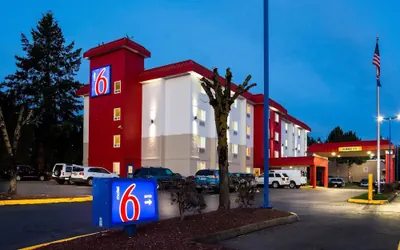 Photo 2 - Motel 6 Wilsonville, OR - Portland
