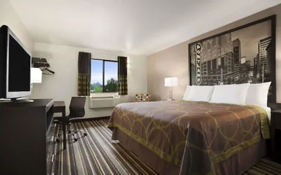 Photo 5 - Super 8 by Wyndham Portland Airport