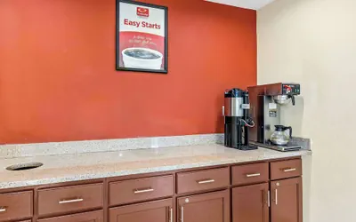 Photo 5 - Econo Lodge Akron Copley Northwest