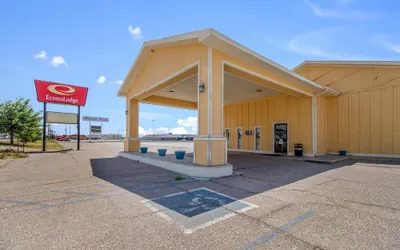 Photo 2 - Econo Lodge Alliance