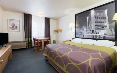 Photo 4 - Super 8 by Wyndham Bernalillo