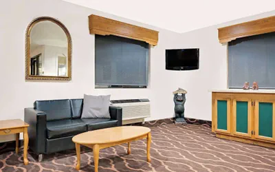 Photo 3 - Super 8 by Wyndham Ashland