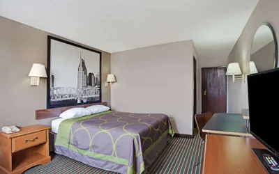 Photo 3 - Super 8 by Wyndham Nashville/ Dntn/ Opryland Area