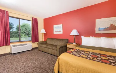 Photo 3 - Super 8 by Wyndham Appleton