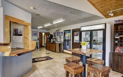 Photo 4 - Super 8 by Wyndham Gardiner/Yellowstone Park Area