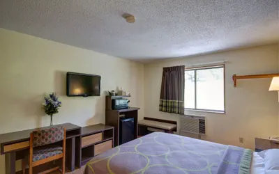Photo 4 - Super 8 by Wyndham Zanesville