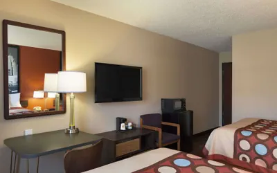 Photo 5 - Super 8 by Wyndham Taylor/Detroit Area