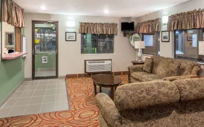 Photo 3 - Super 8 by Wyndham Rock Springs