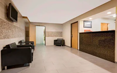 Photo 3 - Super 8 by Wyndham Mentor/Cleveland Area