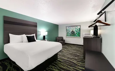 Photo 5 - Baymont by Wyndham Liberty MO