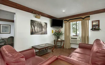 Photo 3 - Super 8 by Wyndham Canton/Livonia Area