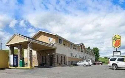 Photo 2 - Super 8 by Wyndham Minot Airport