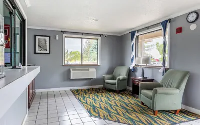 Photo 5 - Super Inn by OYO Lansing MI