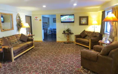 Photo 4 - Super 8 by Wyndham Bridgeview of Mackinaw City