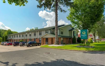 Photo 2 - Quality Inn Lee - Lenox South