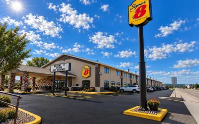 Super 8 by Wyndham Sturgis