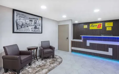 Photo 4 - Super 8 by Wyndham Charlottesville