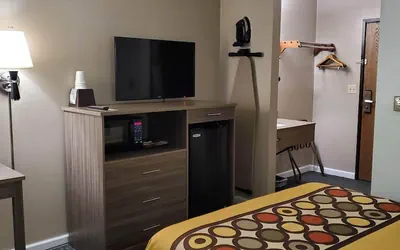 Photo 4 - River Hill Inn & Suites