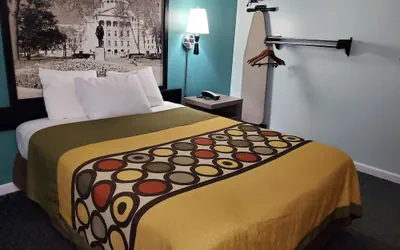 Photo 5 - River Hill Inn & Suites