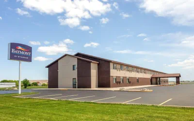Photo 2 - Baymont inn by Wyndham Oshkosh Airport