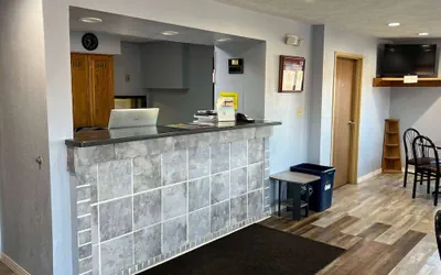 Photo 3 - Super 8 by Wyndham Altoona