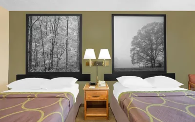 Photo 5 - Super 8 by Wyndham Roanoke VA