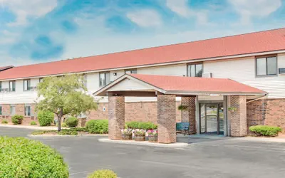 Photo 2 - Super 8 by Wyndham Green Bay Near Stadium