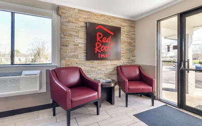 Photo 4 - Red Roof Inn Suffolk