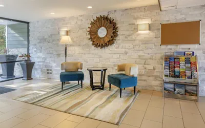 Photo 4 - Best Western Long Beach Inn