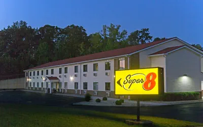 Photo 2 - Super 8 by Wyndham Radcliff Ft. Knox Area