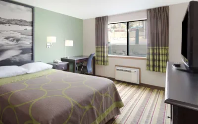 Photo 4 - Super 8 by Wyndham Green River