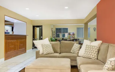 Photo 3 - Baymont by Wyndham Huber Heights Dayton