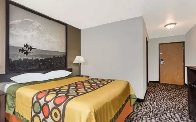 Photo 5 - Super 8 by Wyndham Bremerton