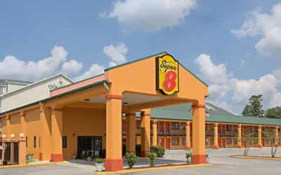 Photo 2 - Super 8 by Wyndham Covington