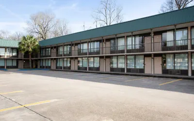 Port Allen Inn