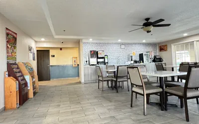 Photo 3 - Super 8 by Wyndham Reedsburg