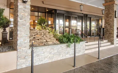 Photo 2 - Comfort Inn & Suites At Copeland Tower