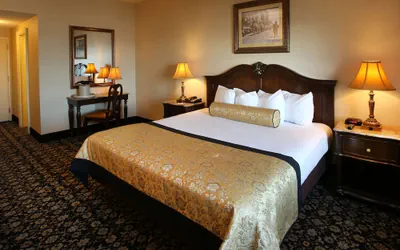 Photo 3 - The Claridge Hotel