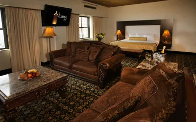 Photo 5 - The Claridge Hotel