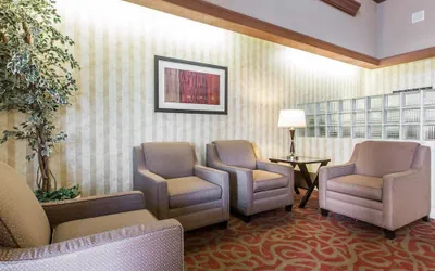 Photo 5 - Comfort Suites Palm Desert I-10