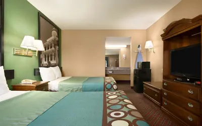 Photo 5 - Super 8 by Wyndham Hattiesburg North/University Area
