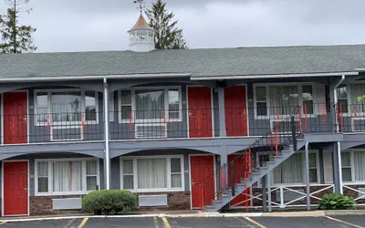 Super 8 by Wyndham Sturbridge