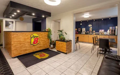 Photo 3 - Super 8 by Wyndham Wooster